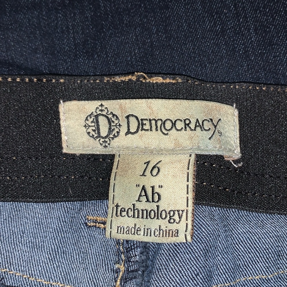 Democracy Jeans - Picture 3 of 7